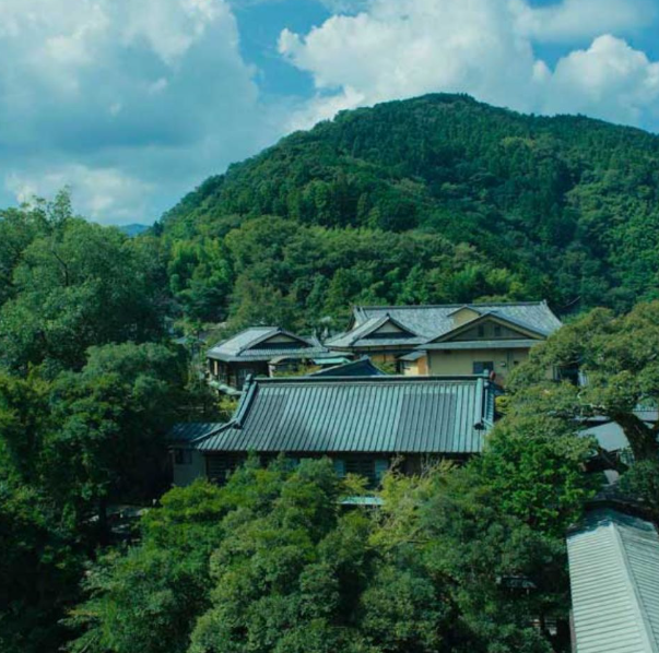 Going to "Ochiairou" by helicopter